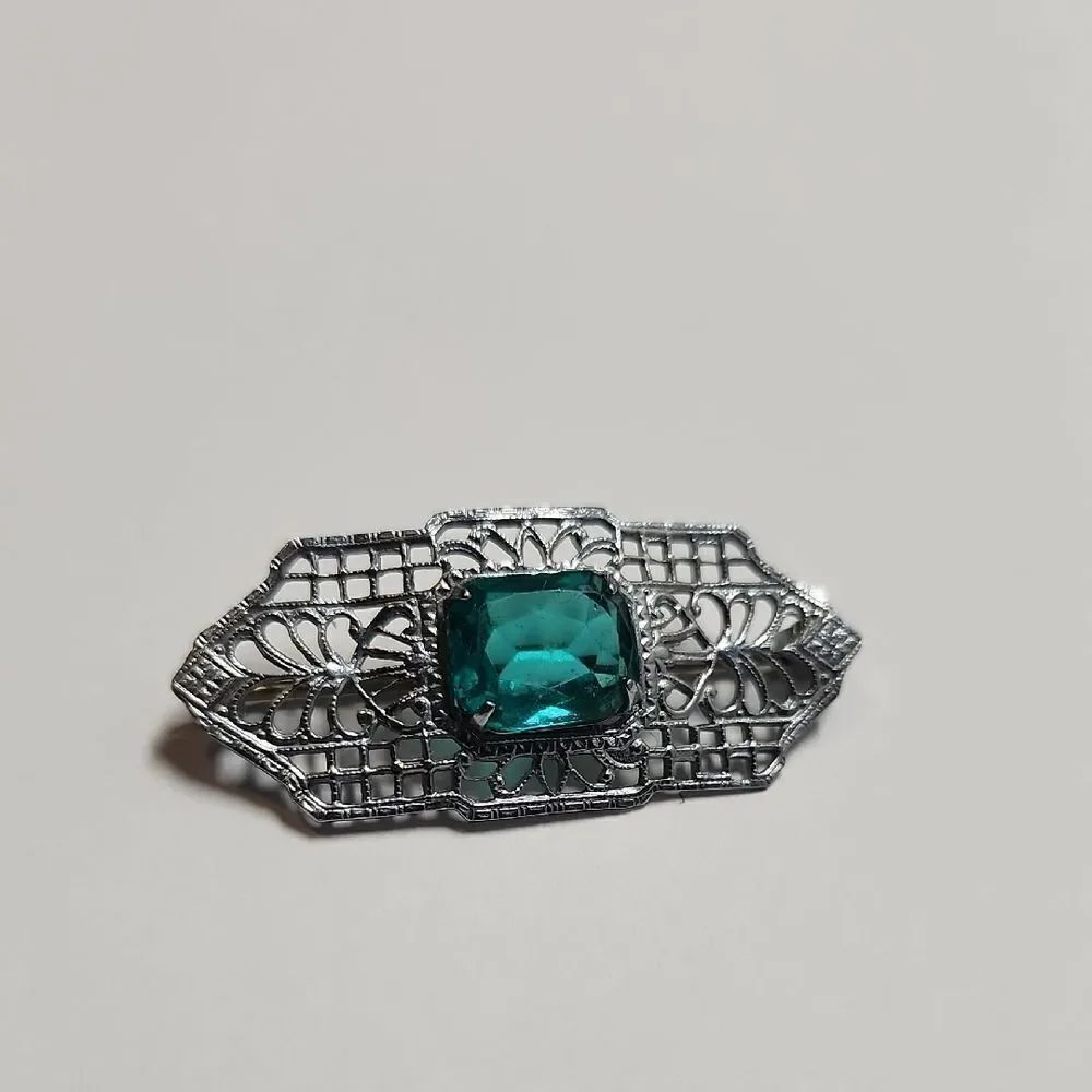 Vintage Brooch Silver With Green Glass Stone